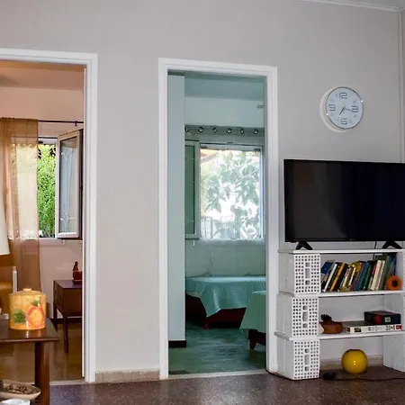 Pleasant Villa, 90 Meters From The Sea Διαμέρισμα *