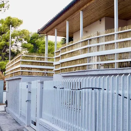 Διαμέρισμα Pleasant Villa, 90 Meters From The Sea
